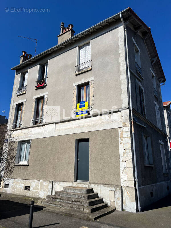 Appartement à LES PAVILLONS-SOUS-BOIS