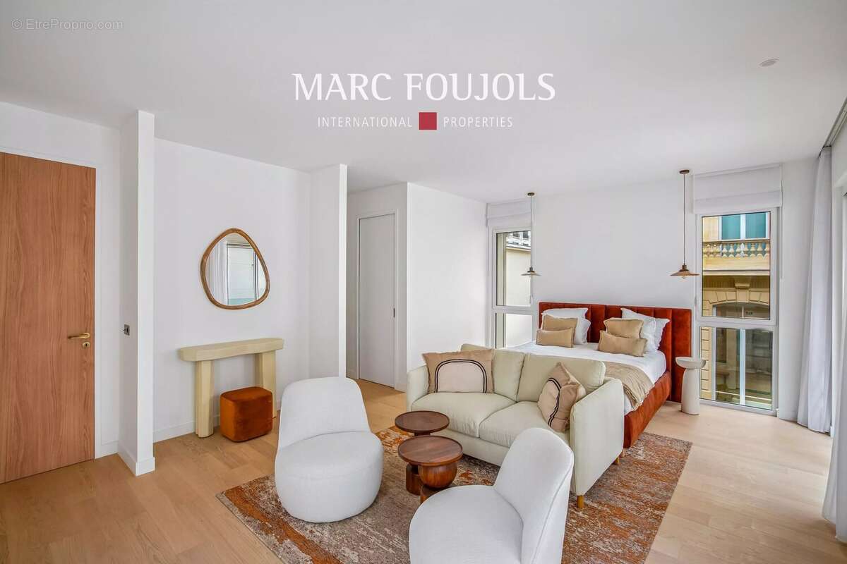 Appartement à PARIS-8E