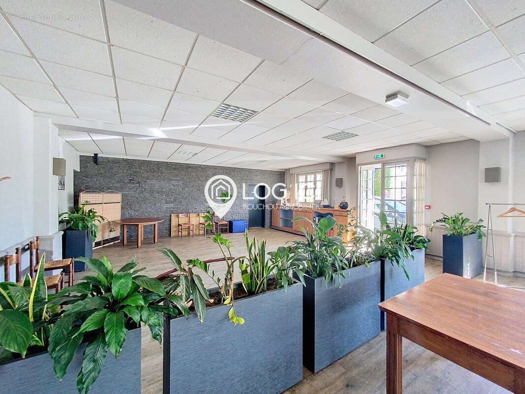 Commerce à SEVIGNACQ