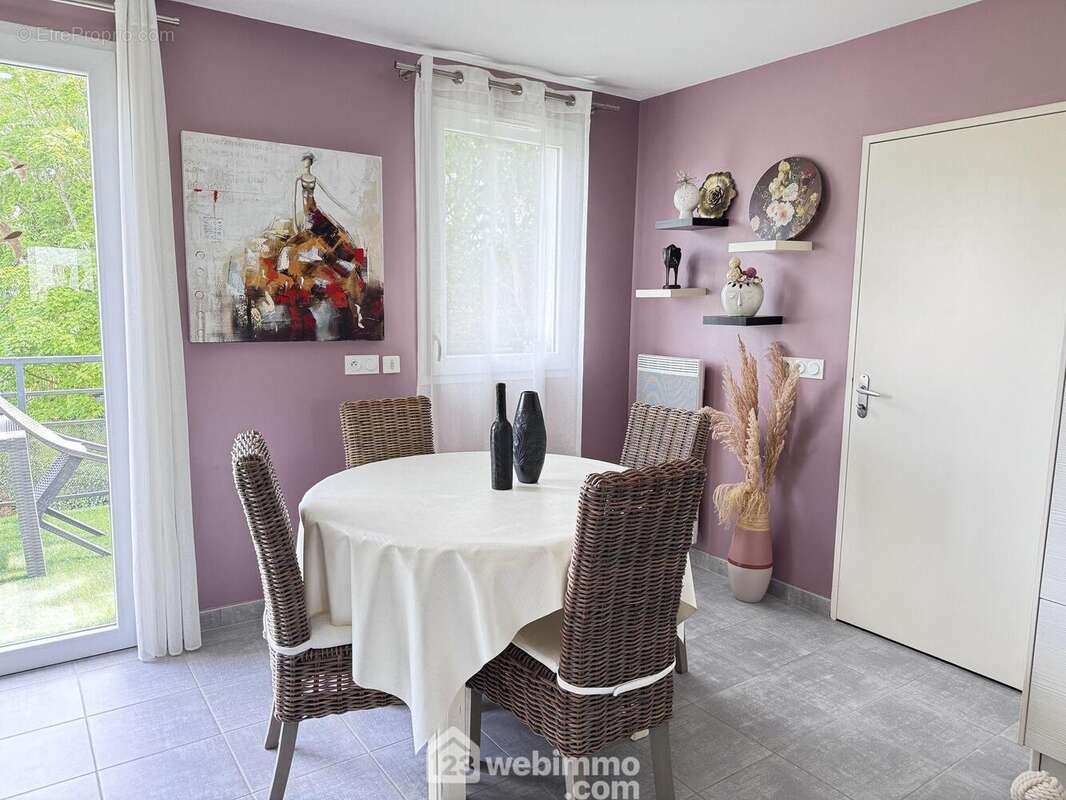 ...repas et le coin... - Maison à LES PONTS-DE-CE