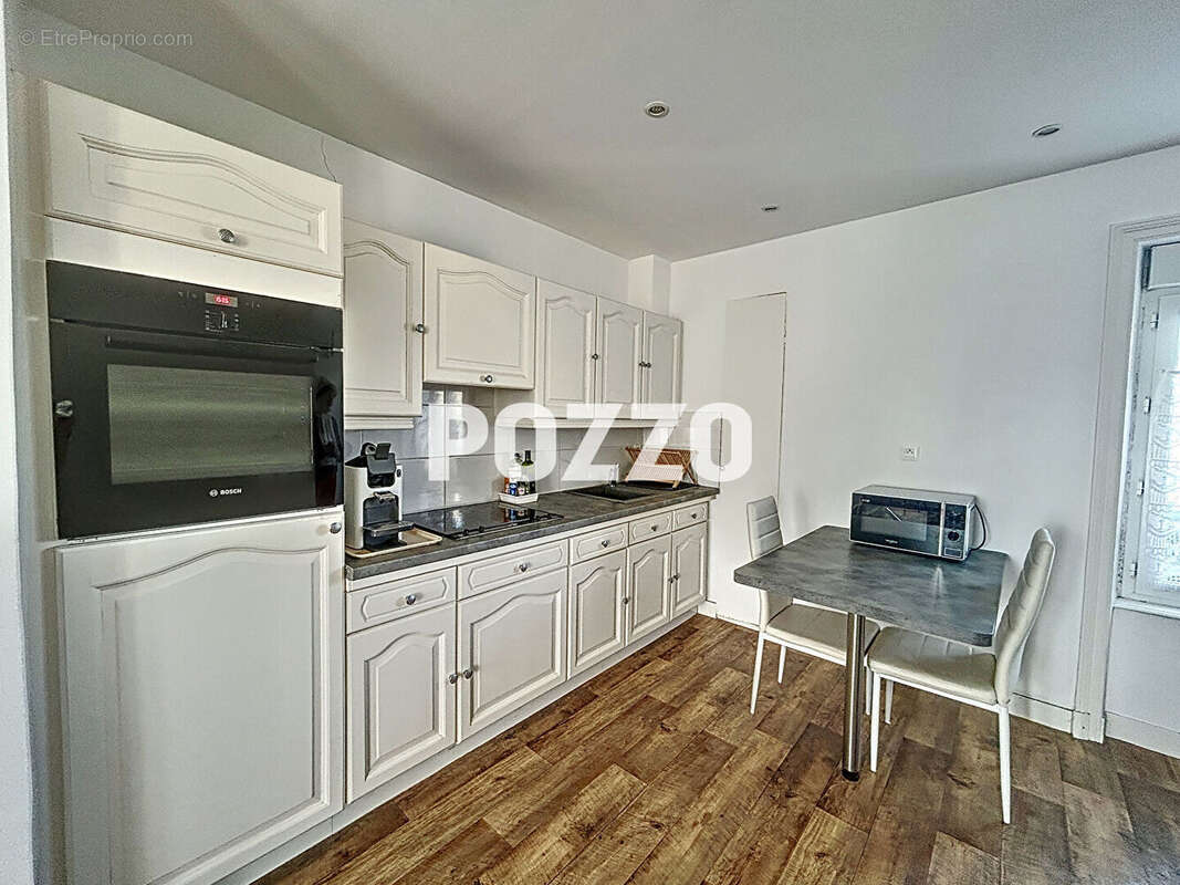 Appartement à DONVILLE-LES-BAINS