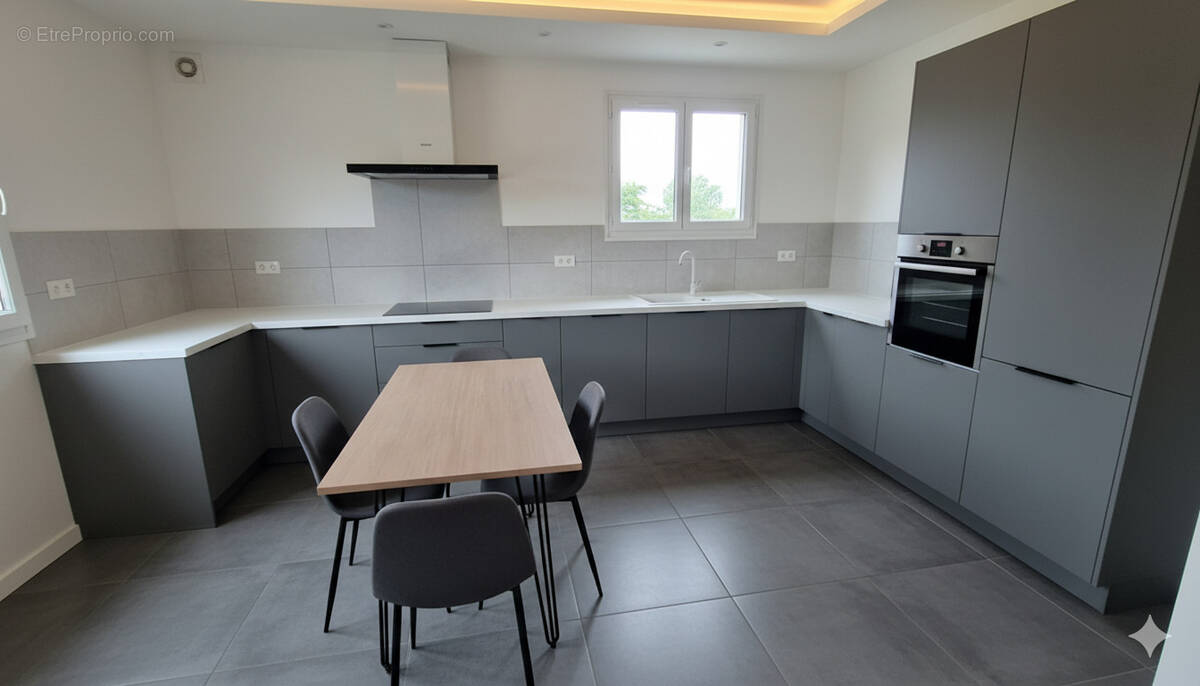 Appartement à DAMPIERRE