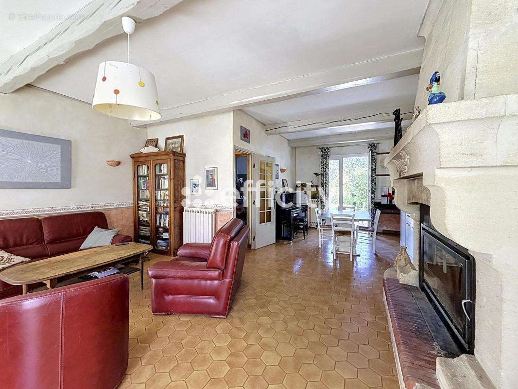 Maison 178 m² à Saint-Remy-De-Provence  - photo 9