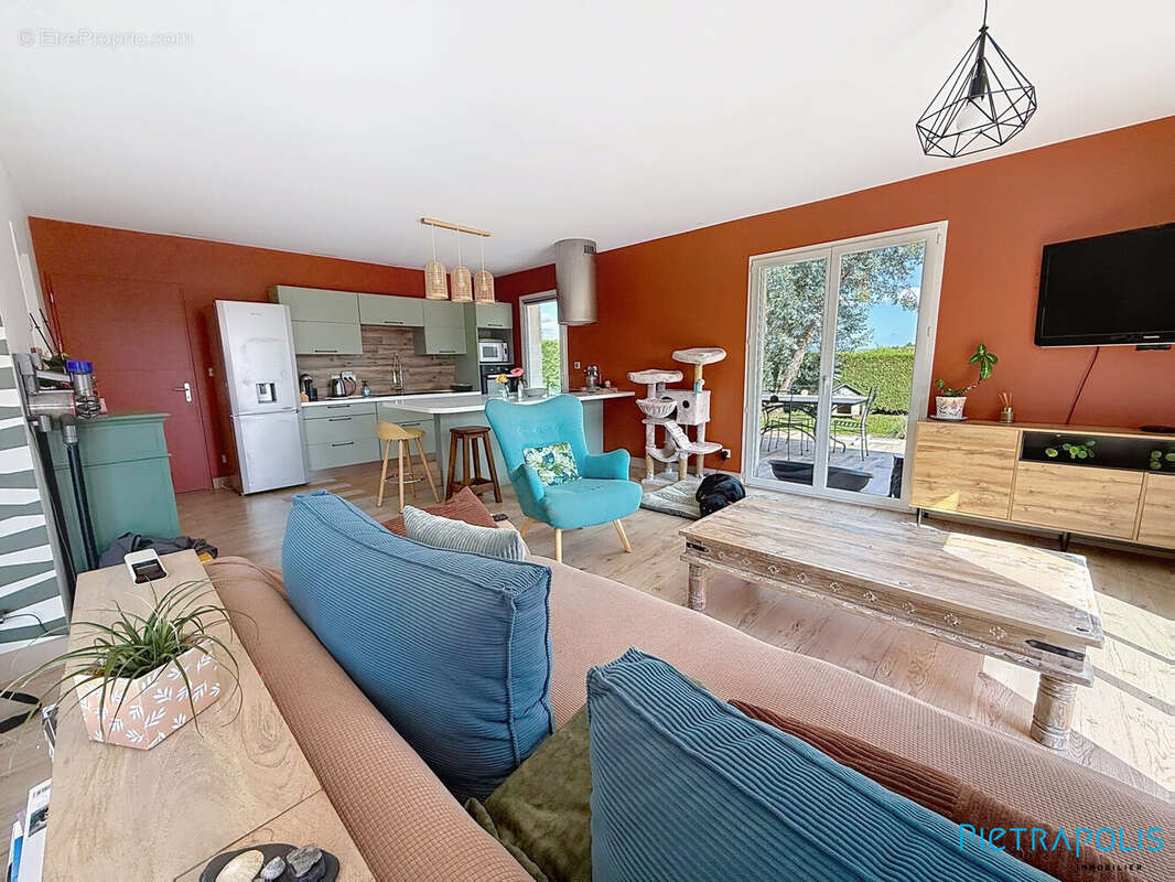 Maison à PONTCHARRA-SUR-TURDINE