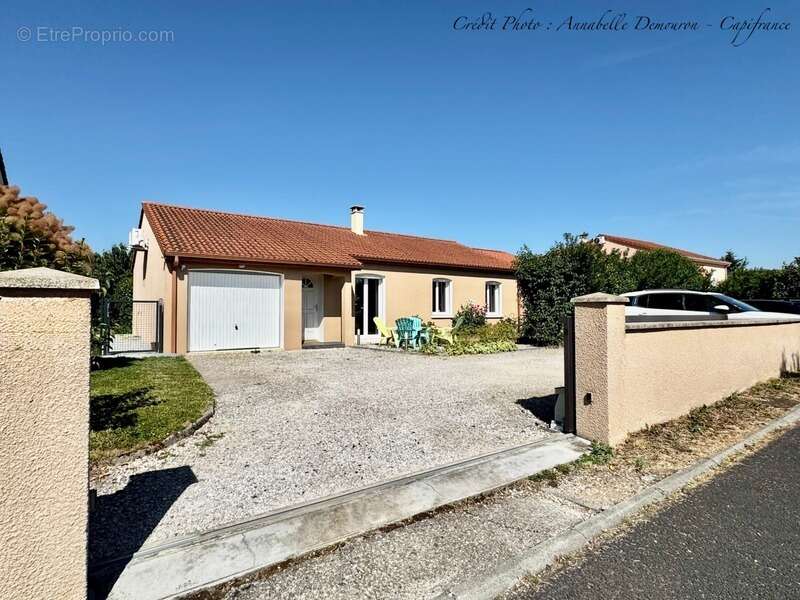 Maison plain-pied 4 chambres - jardin - garage - saint-bonnet-près-riom (63200) - photo 23