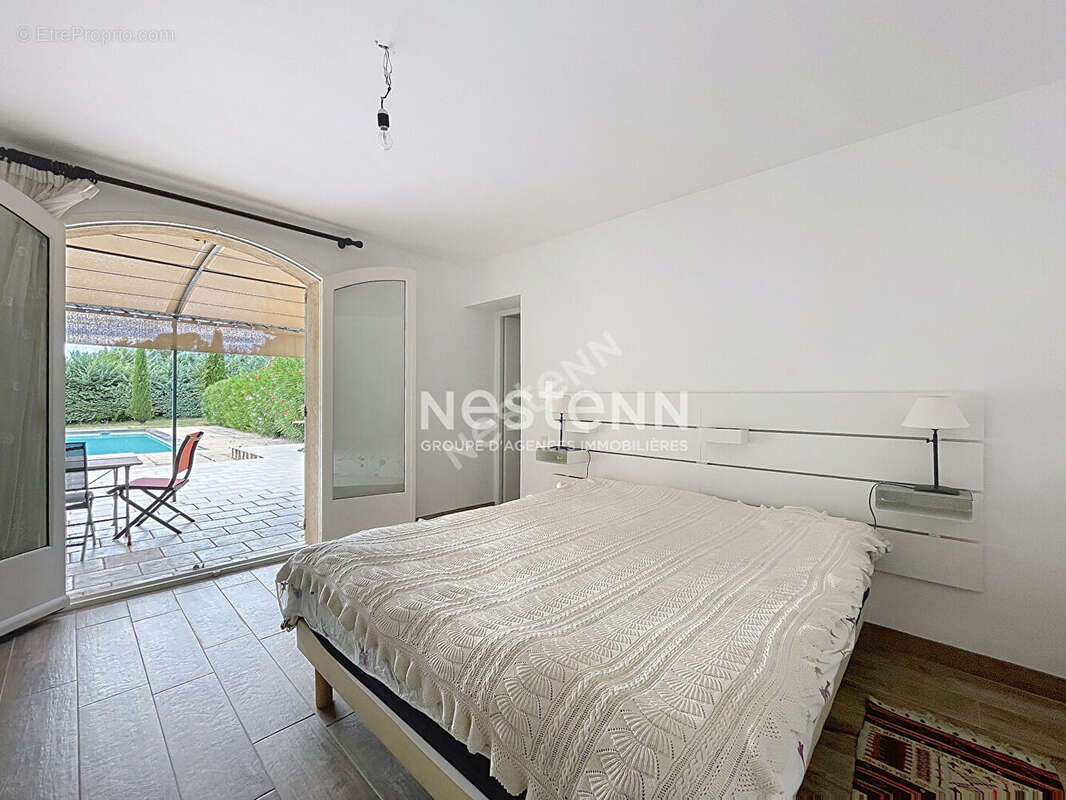Lourmarin - Maison  5 pièce(s), 180m2, 4 belles chambres, garage-,piscine - photo 11