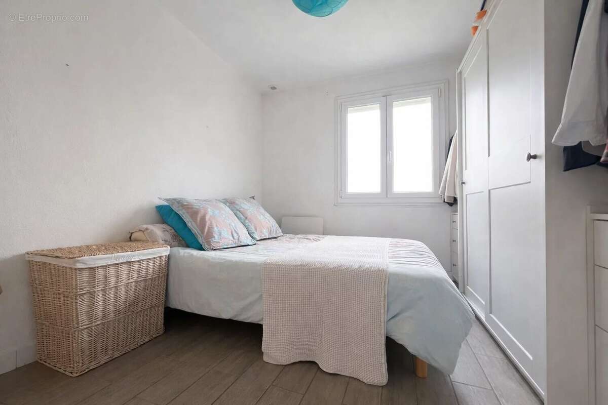 Maison à VILLENEUVE-LE-COMTE