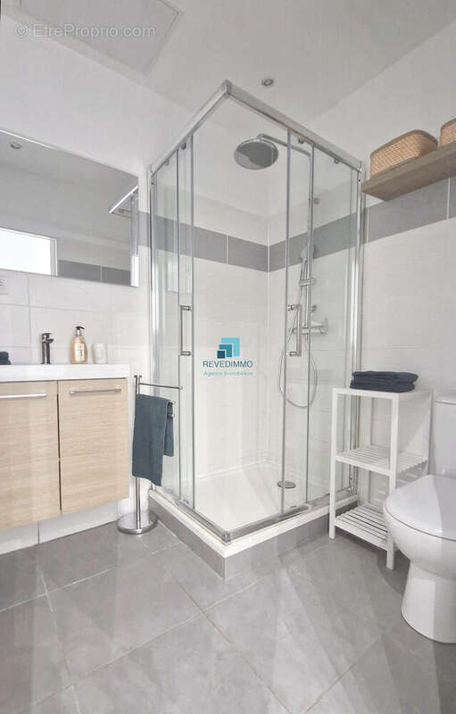 Appartement à ROQUEBRUNE-SUR-ARGENS