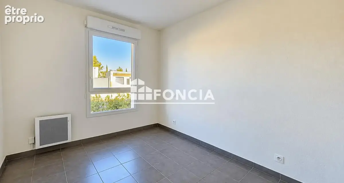 Exclusivite – appartement 3 pièces avec grande terrasse, double garage, parking et piscine - photo 9