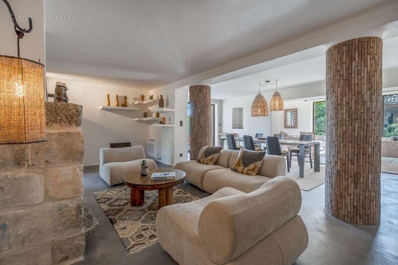 Maison à SAINT-SATURNIN-LES-APT