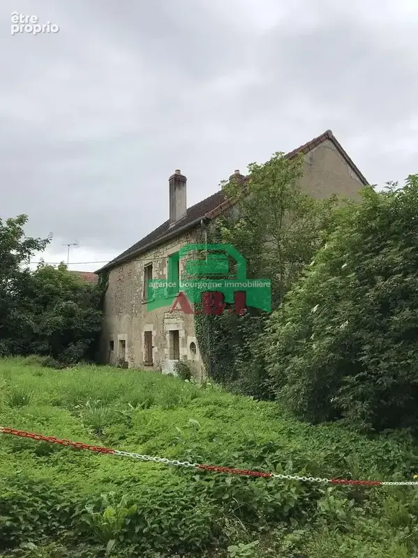 58, Exclusivité Agence - Bâtiment de 1773 belles pierres de pays à réhabité en habitation. - photo 2
