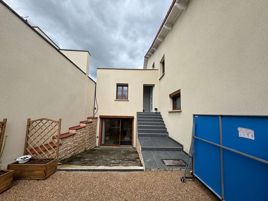 Maison à PONT-DU-CHATEAU