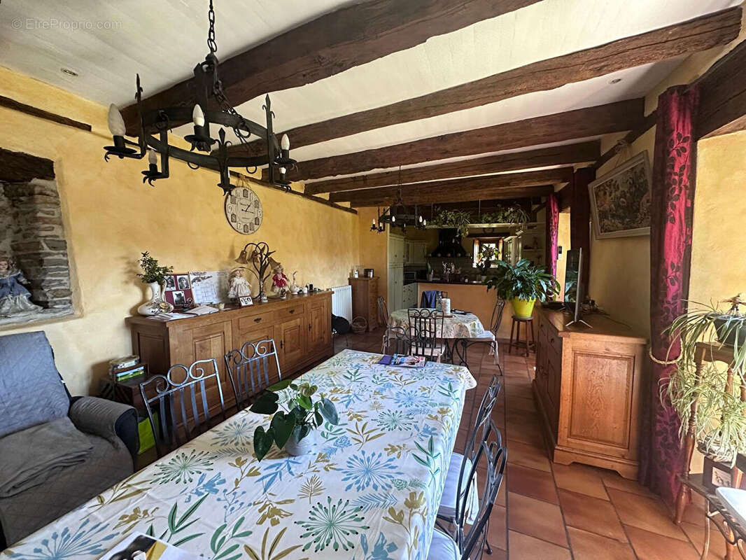Maison à ESTAING