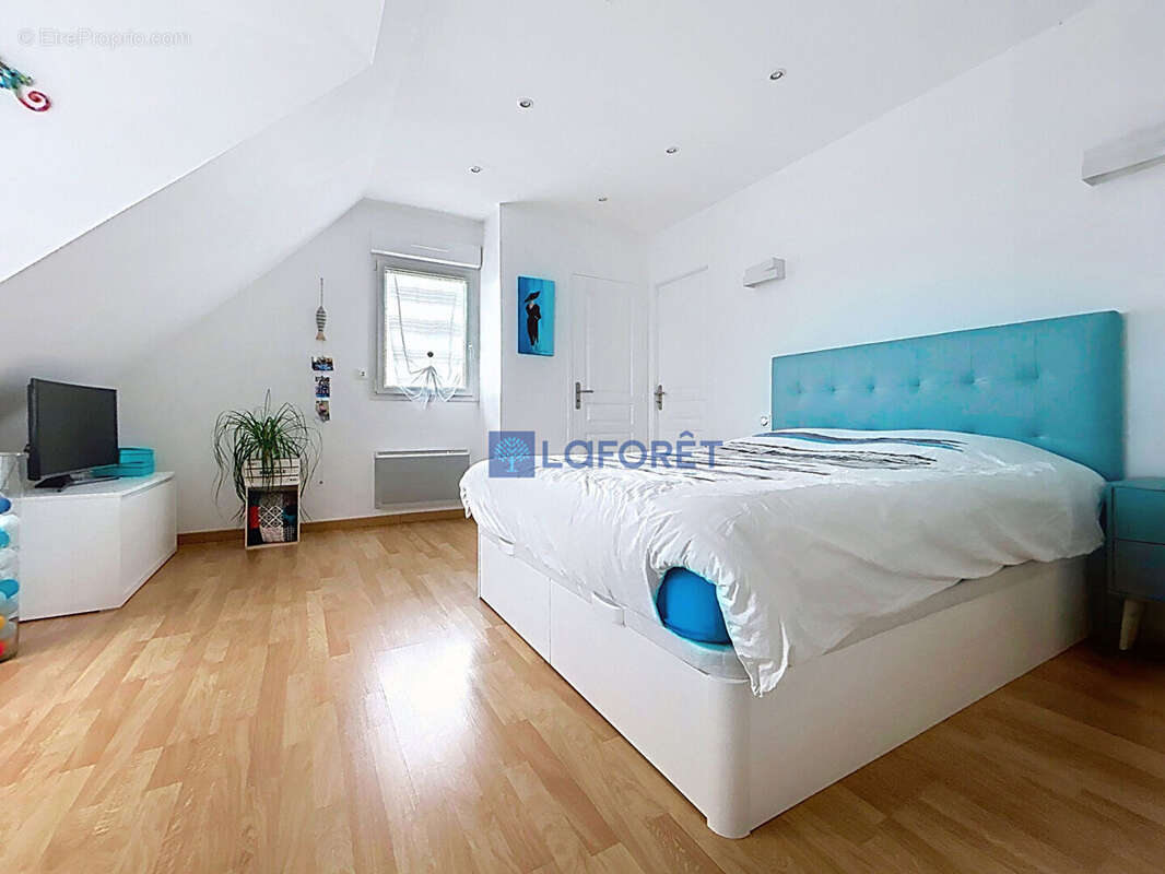 Maison à COUILLY-PONT-AUX-DAMES