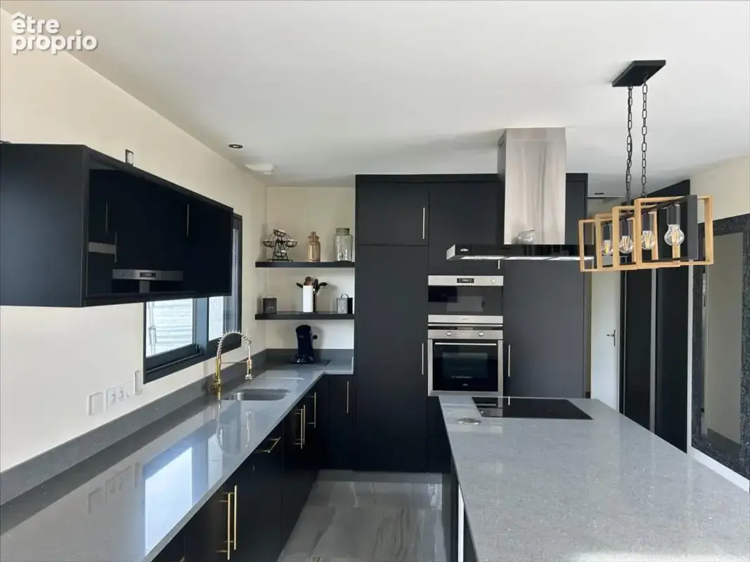 Maison 140 m² à Jaunay-Clan  - photo 2