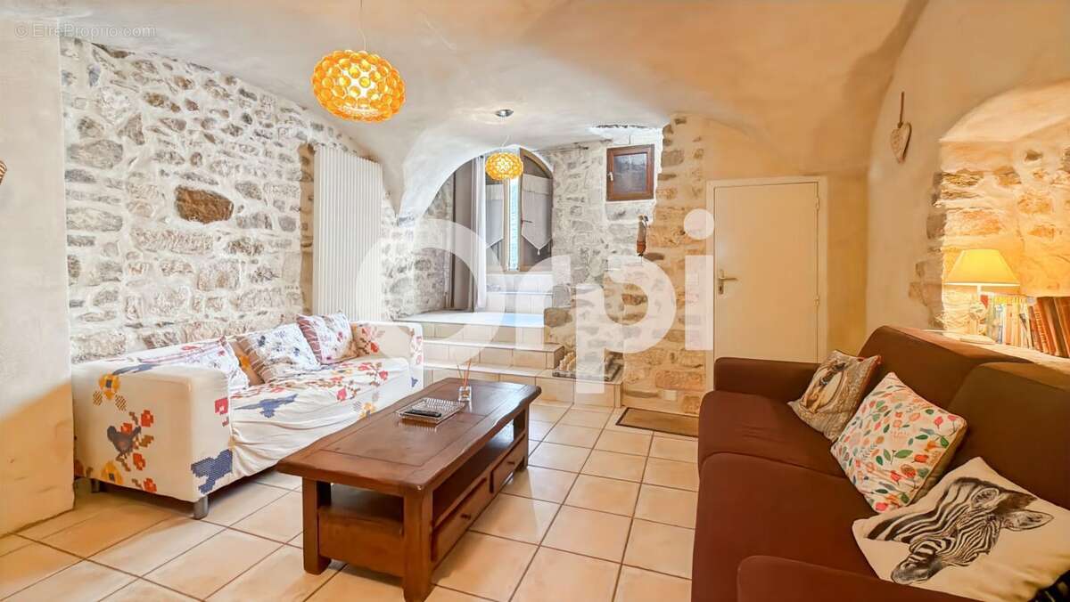 Belle maison de village en pierres avec terrasse - photo 4