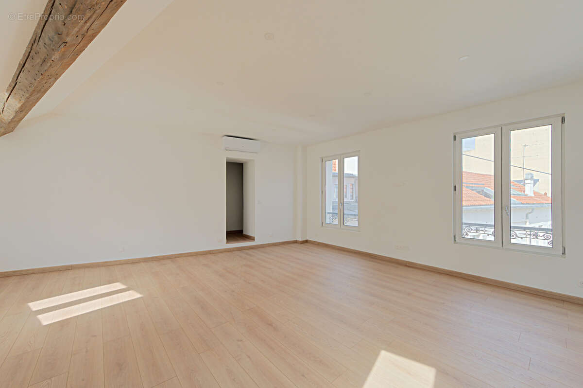Centre-Ville- Appartement 3 pièces refait à neuf - photo 4