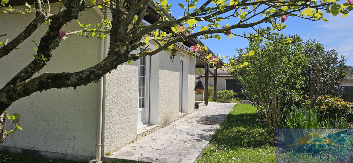 Maison à PONTACQ