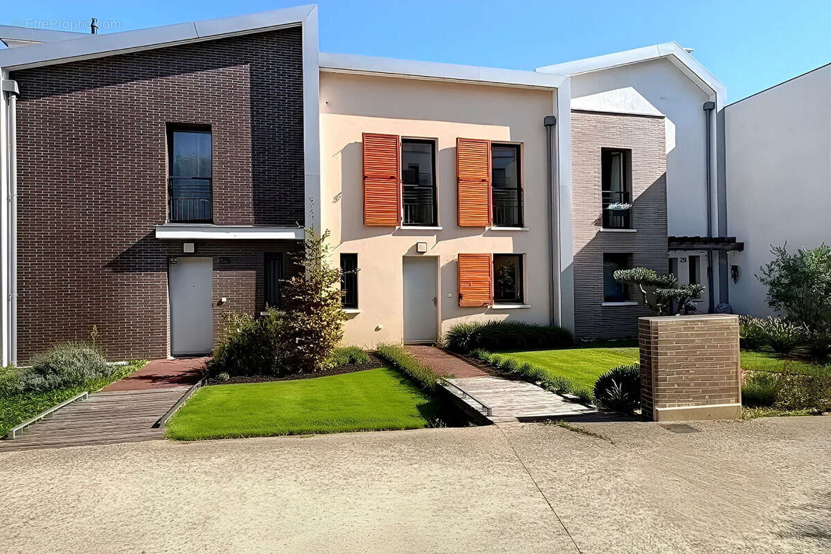 Maison à LOUVECIENNES