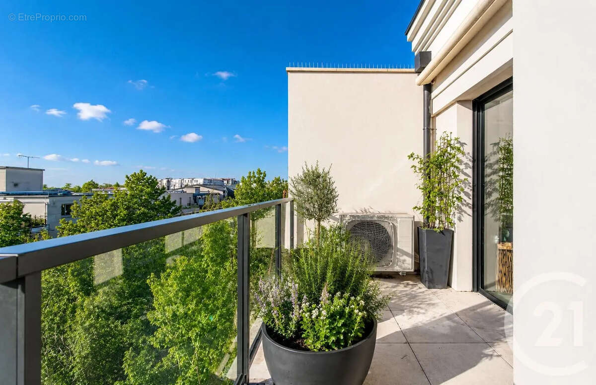 Appartement à SAINT-MAUR-DES-FOSSES