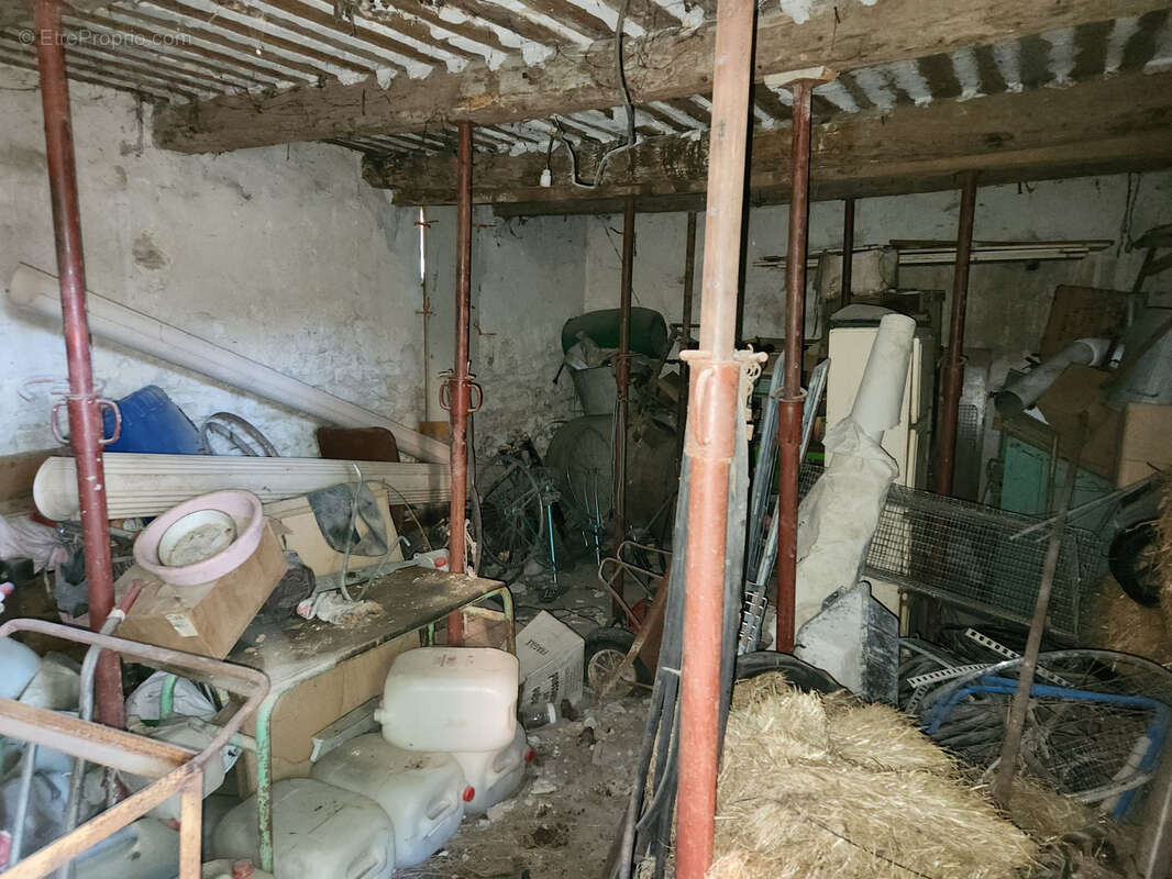 Maison à SAINTE-CECILE-LES-VIGNES