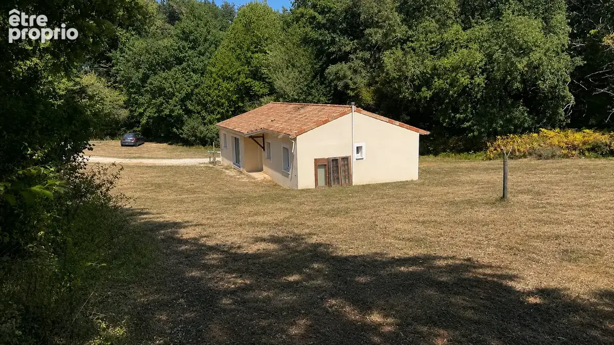 Maison à SAINT-MARTIN-DES-COMBES