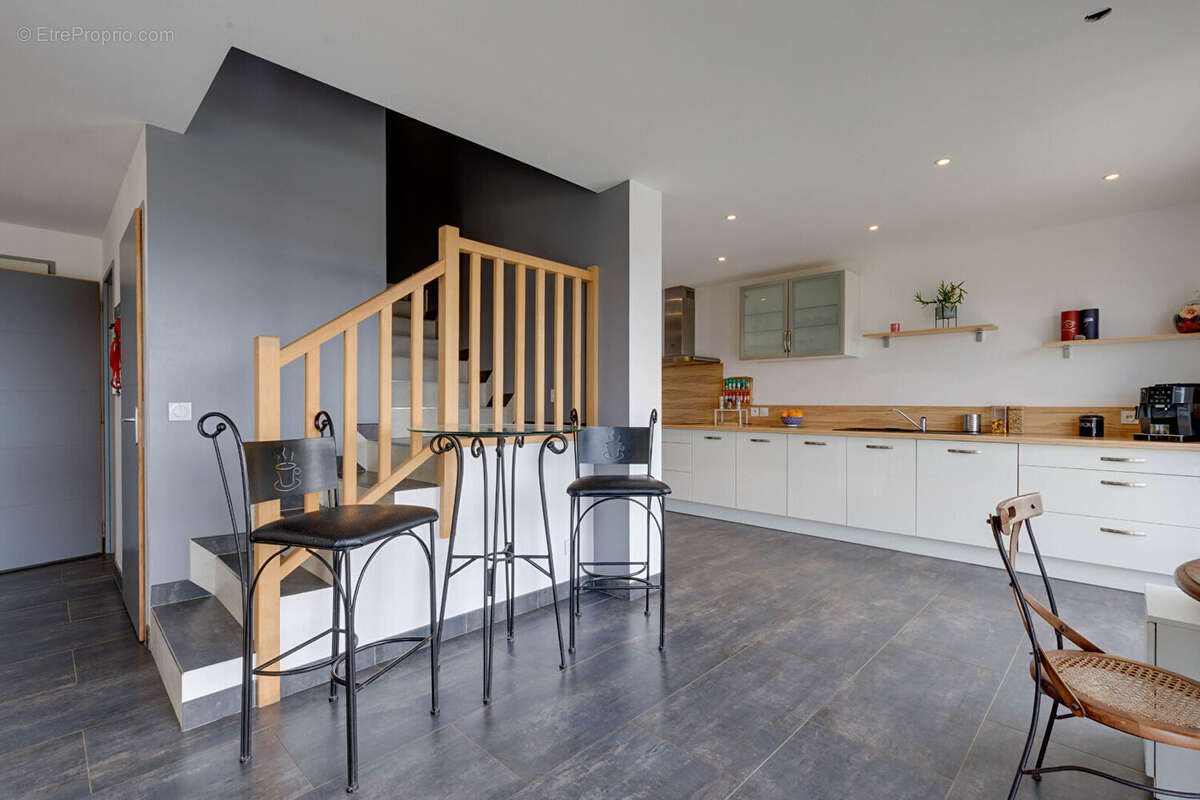 Maison à SAINT-CERGUES