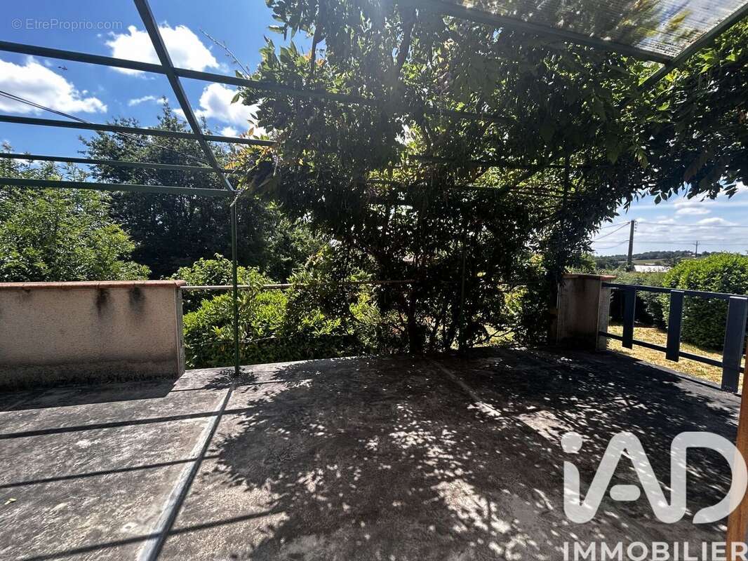 Maison 113 m² à Calvinet  - photo 4