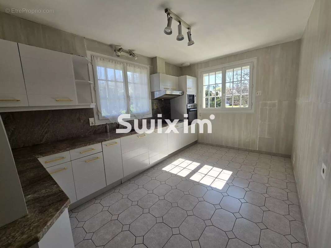 Maison à LONS-LE-SAUNIER