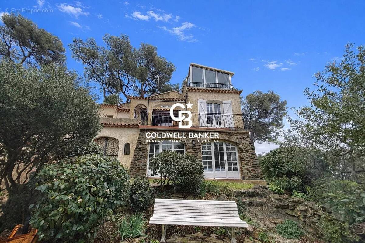 Maison à CARQUEIRANNE