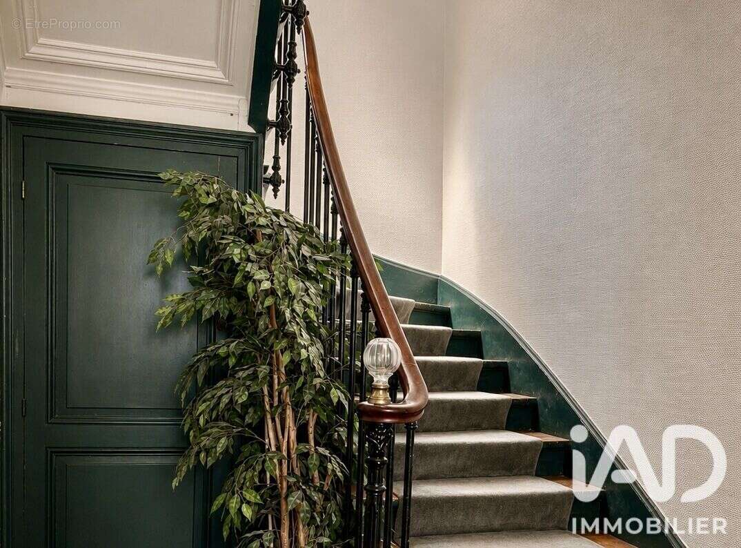Appartement 58 m² à Paris-17e  - photo 9