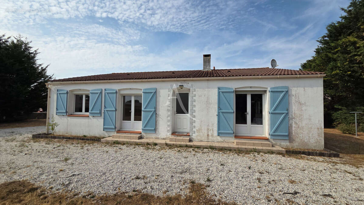 Coup de Coeur Assuré à Commequiers : Maison Familiale avec Grand Jardin Arboré ! - photo 11