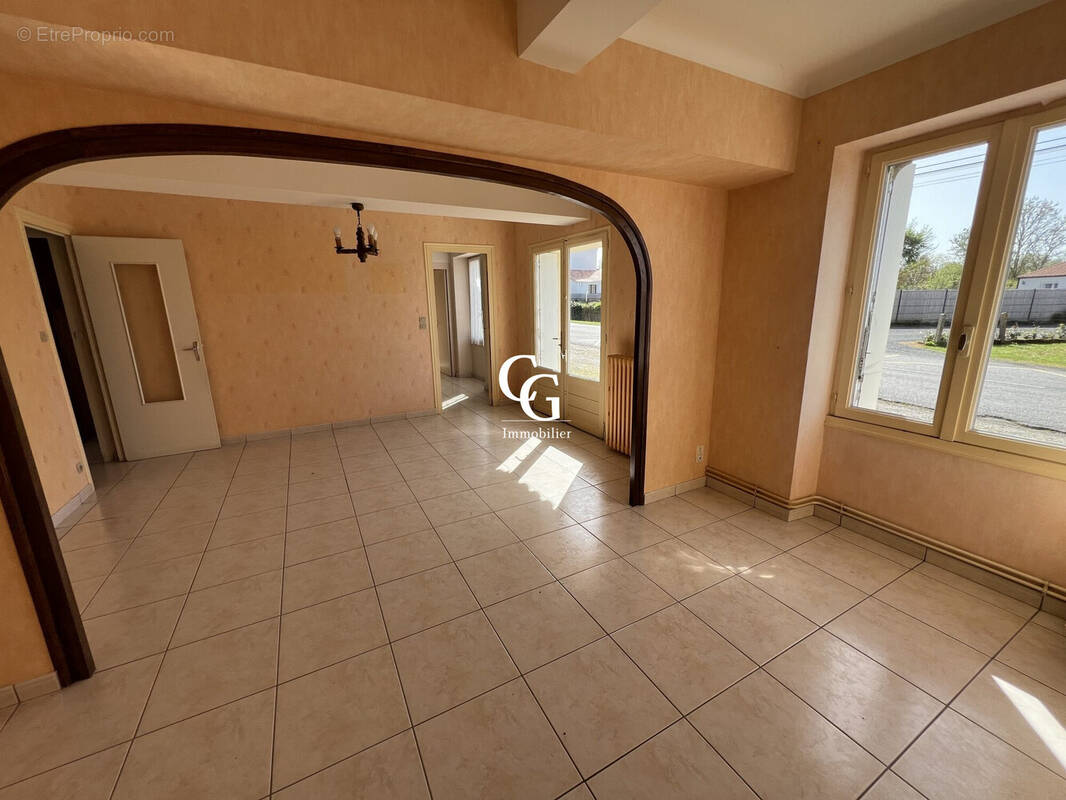 Maison à VIEILLEVIGNE