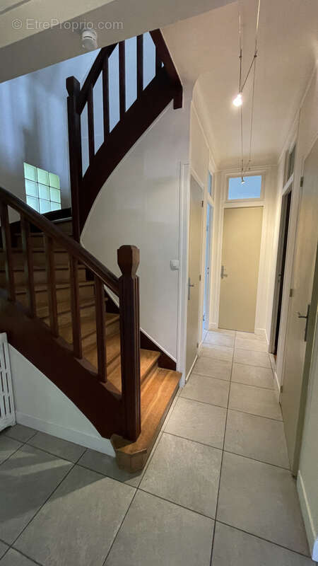 Maison à SAINT-JULIEN-LES-VILLAS