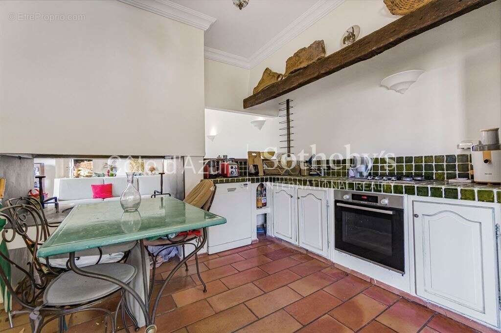 Théoule-sur-Mer – Villa provençale de 180 m² avec vue mer panoramique, piscine et hammam - photo 9