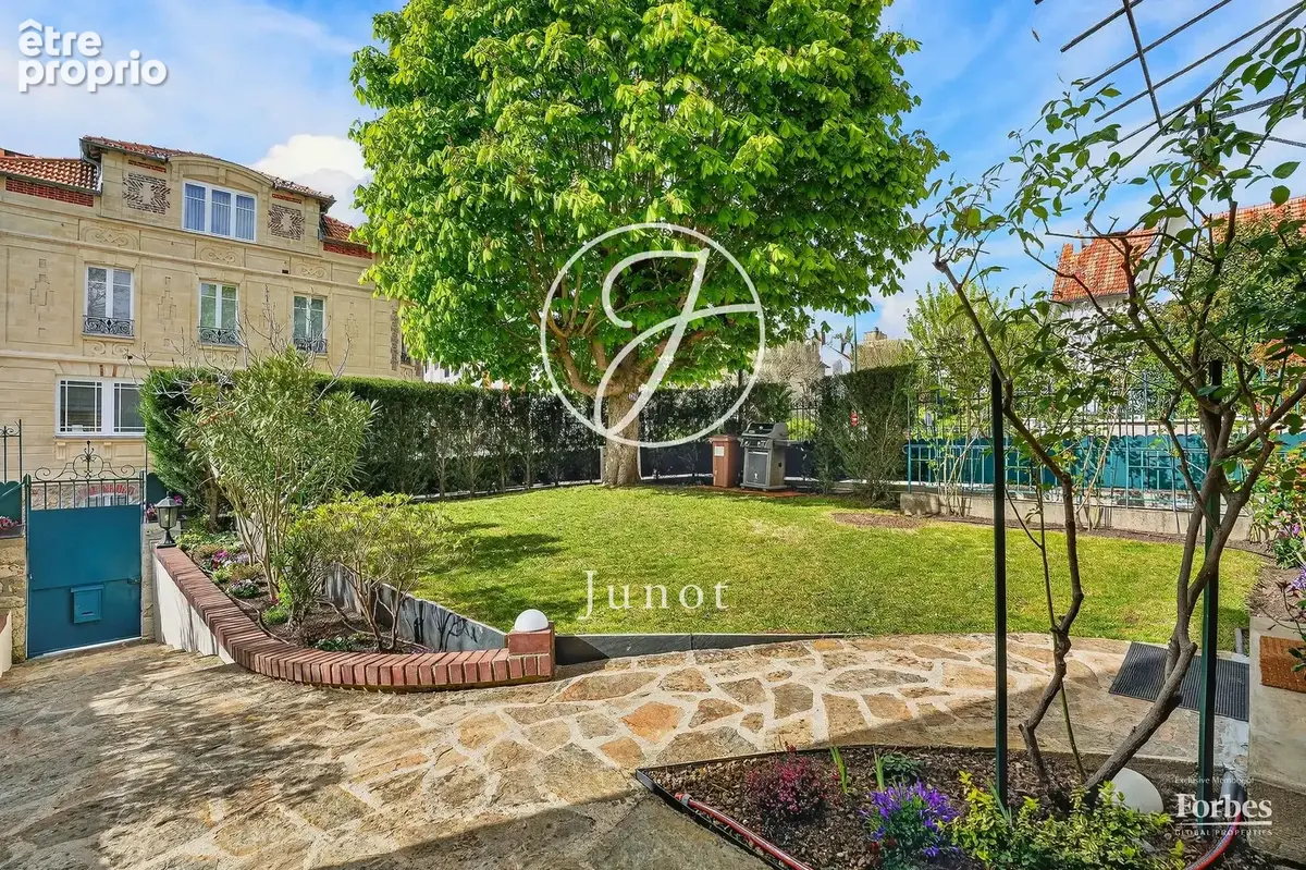 Le Vésinet - CENTRE - Maison - 110m² - 4 chambres - Terrain 202m² - photo 2