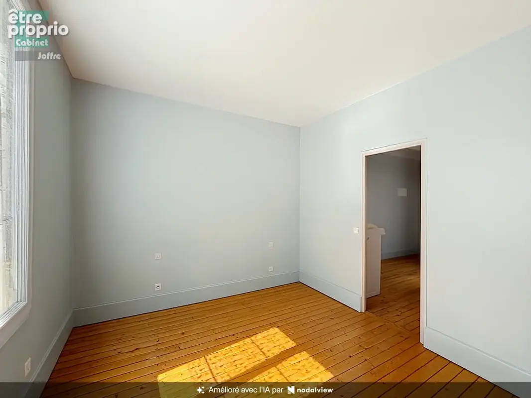 Maison familiale de 142,26 m2 en retrait de rue. Jardin. Parking. - photo 11