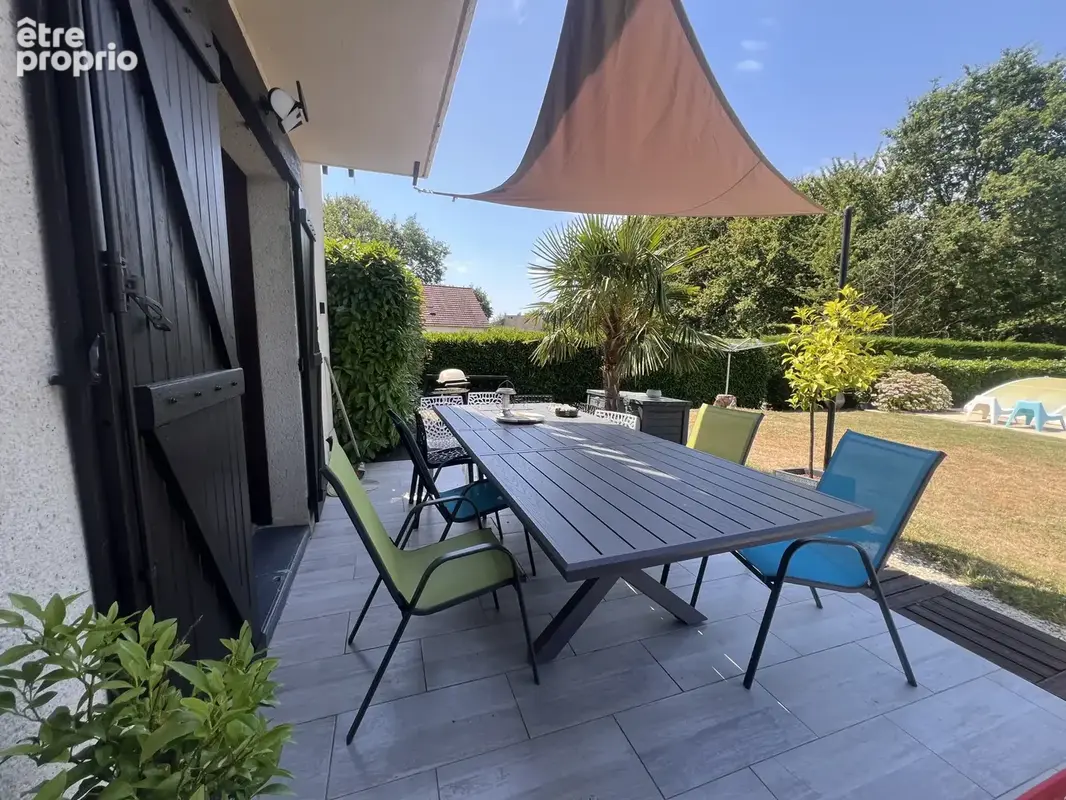À Joué-Lès-Tours, maison avec piscine, belle véranda, 4 chambres à acheter - photo 4