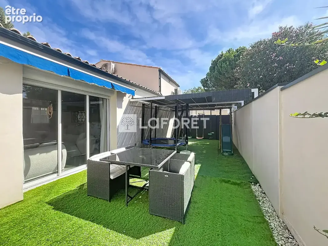 Lunel - Belle villa d'environ 140 m² entièrement rénovée dans un esprit contemporain avec piscine + studio indépendant - photo 4