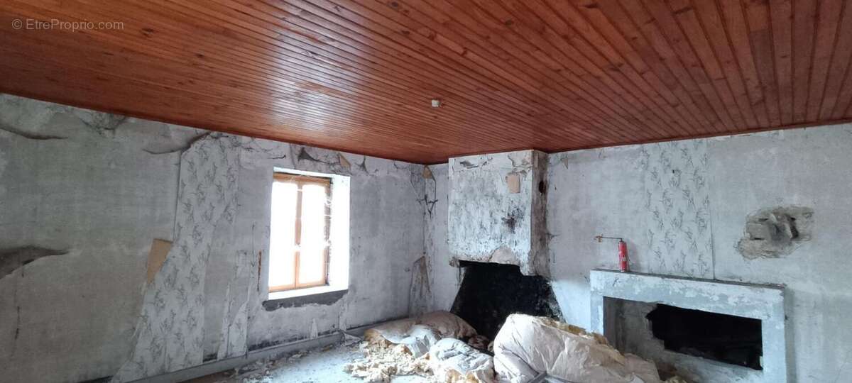 Corps de ferme 200m2  4 pièces et annexe  70300 Baudoncourt - photo 11
