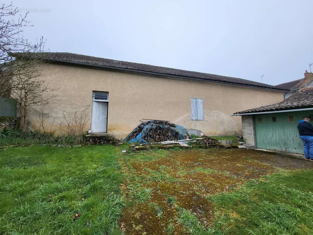 Maison à MONTMORILLON