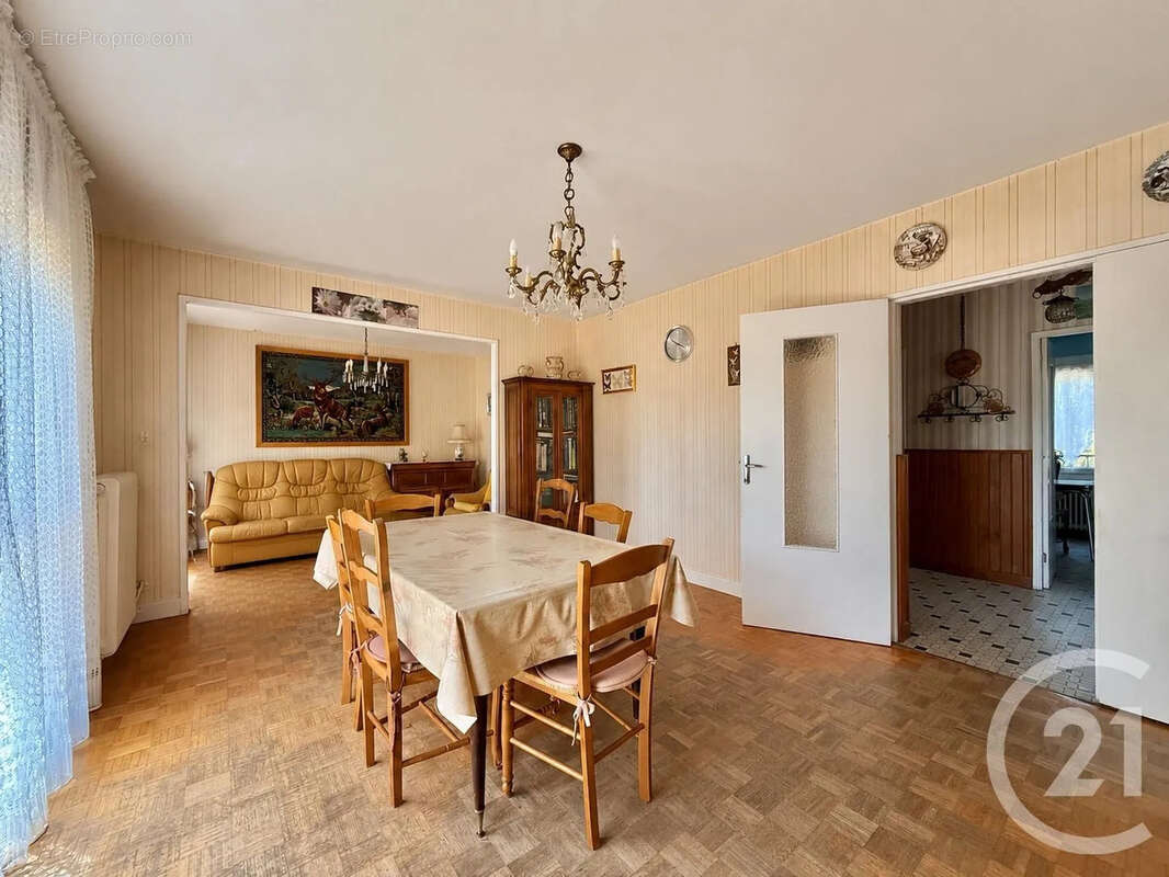 Maison à YZEURE