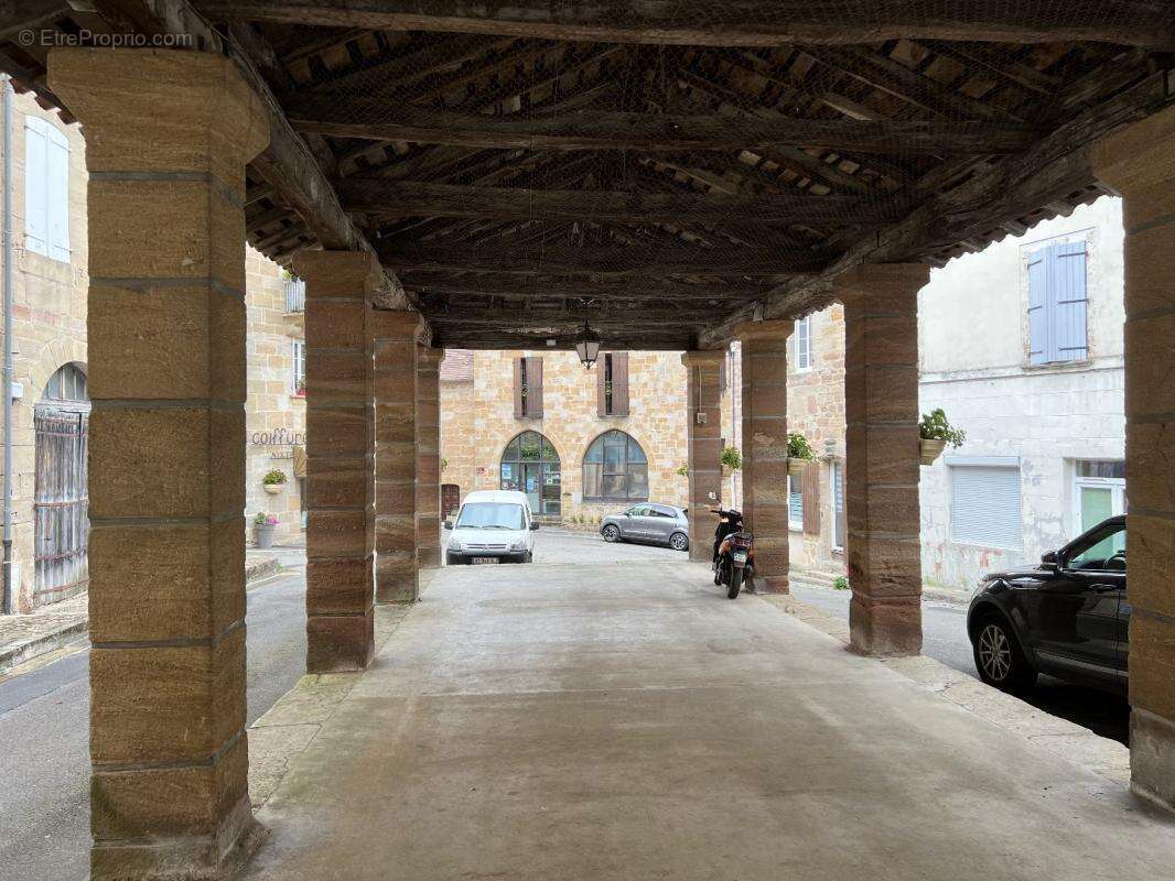 Maison à LACAPELLE-MARIVAL