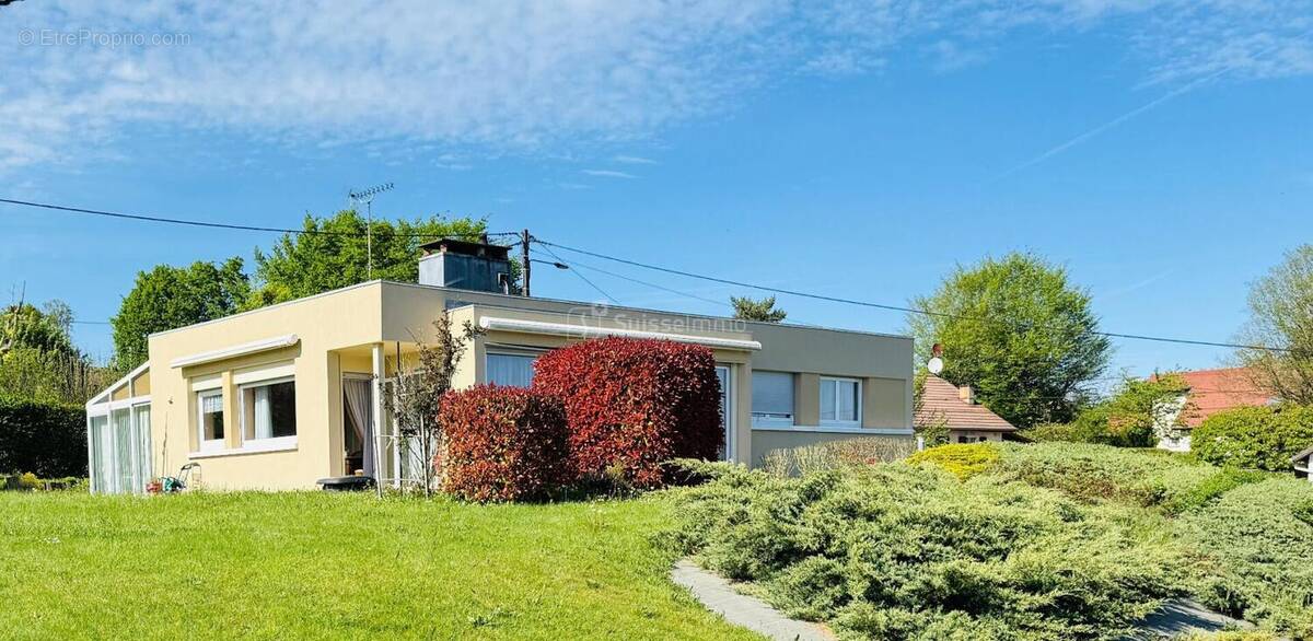Maison à GENEUILLE