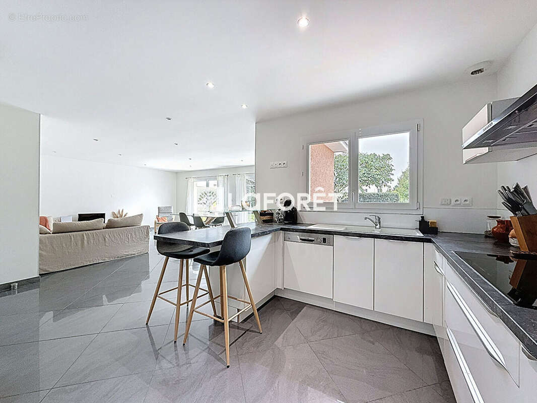 Maison à L&#039;ABERGEMENT-CLEMENCIAT