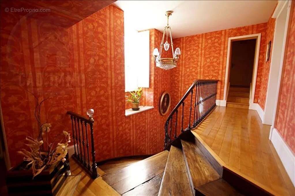 Maison à PRESSIGNAC-VICQ