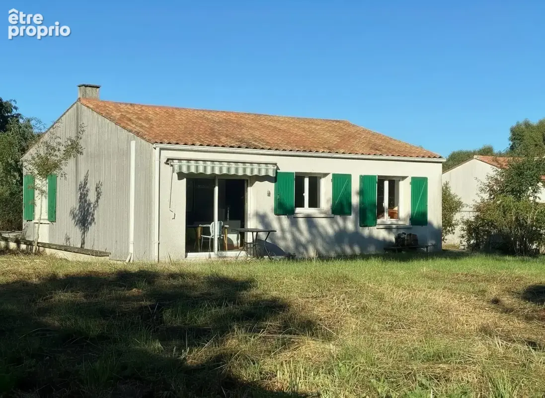 Maison à SAINT-SATURNIN-DU-BOIS
