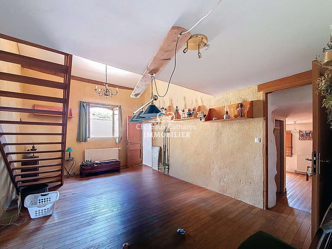 Maison à CUBIERES-SUR-CINOBLE