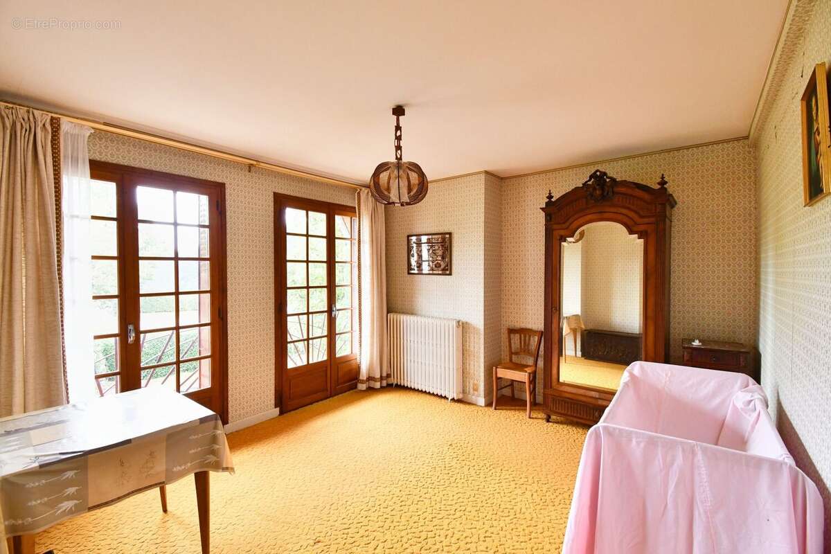 Maison 185 m² à Saint-Prix  - photo 3