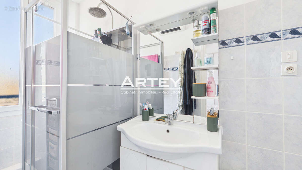 Appartement à CARQUEIRANNE